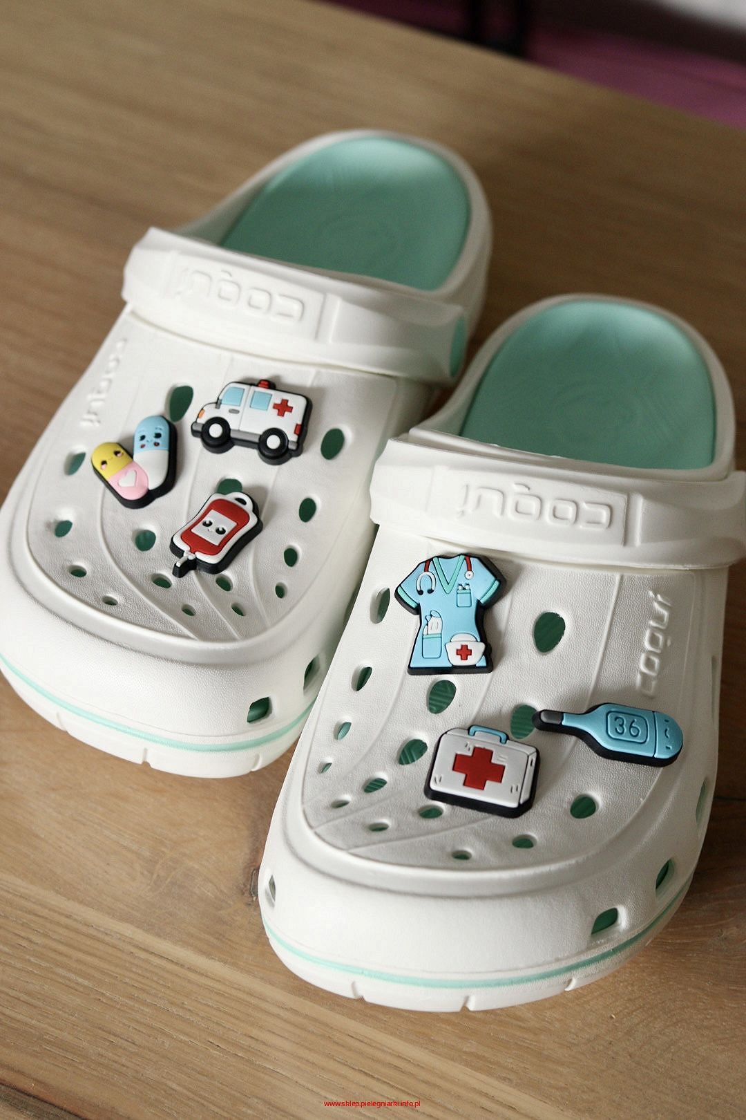 Przypinki/wpinki medyczne do Crocs (zestaw 6 sztuk)