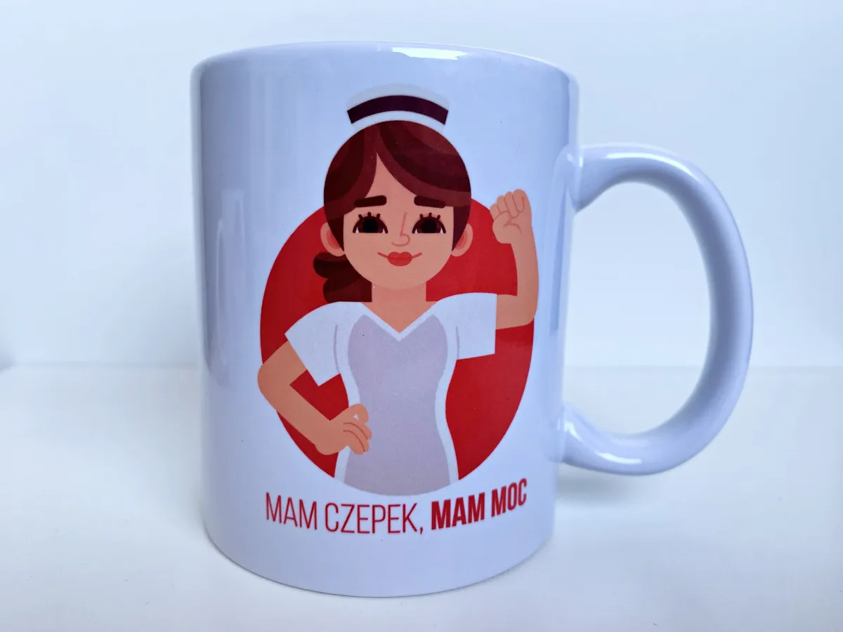 Kubek z napisem "Mam czepek, mam moc"