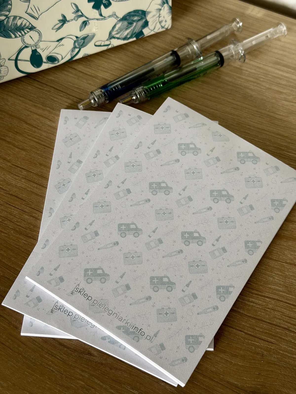 Notes A6, medyczna grafika, karetka